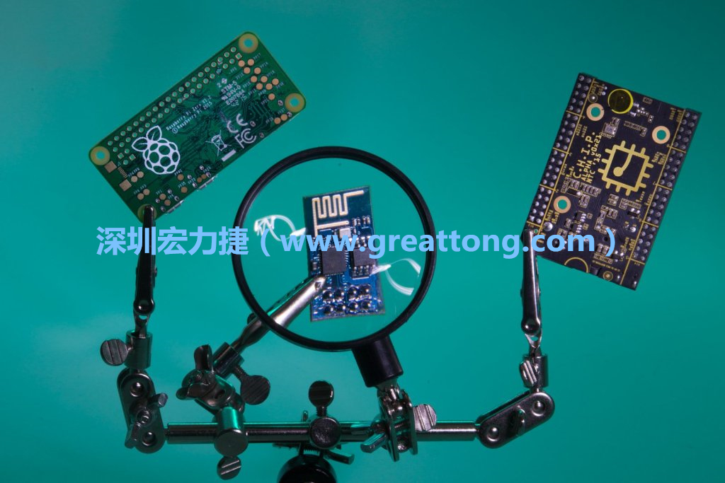 A Raspberry Pi Zero、ESP8266和CHIP。