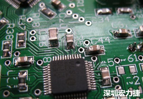 音訊電路訊號(hào)品質(zhì)，是影響操作體驗(yàn)的關(guān)鍵，電路布局要特別注意。
