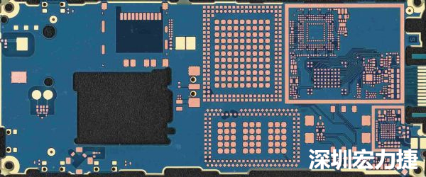 手機(jī)可用的PCB空間相當(dāng)小，而1片式的設(shè)計(jì)是節(jié)省成本的作法，如何做到區(qū)隔不同子系統(tǒng)、降低雜訊干擾，是設(shè)計(jì)關(guān)鍵。